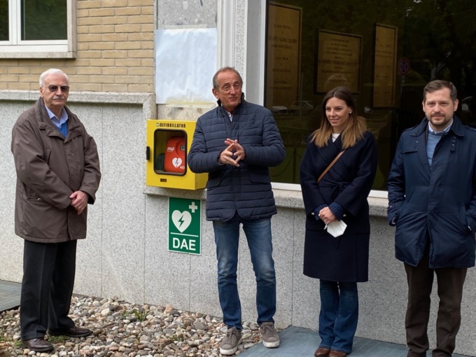 Il sindaco Antonelli inaugura il dispositivo Dae offerto dalla Provvidenza