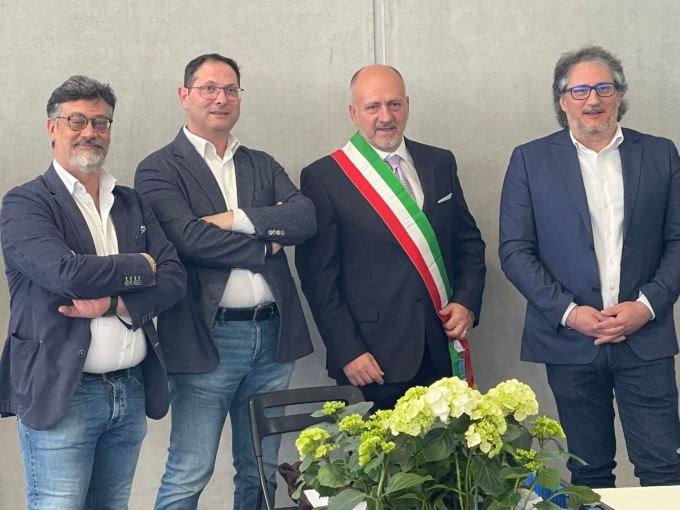 Tagliato il nastro del nuovo palazzetto dello sport