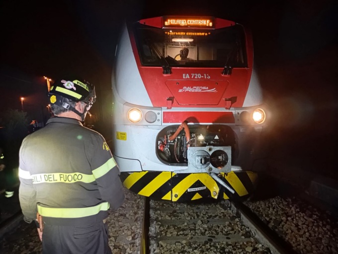Travolta dal treno a Busto: morta una 20enne