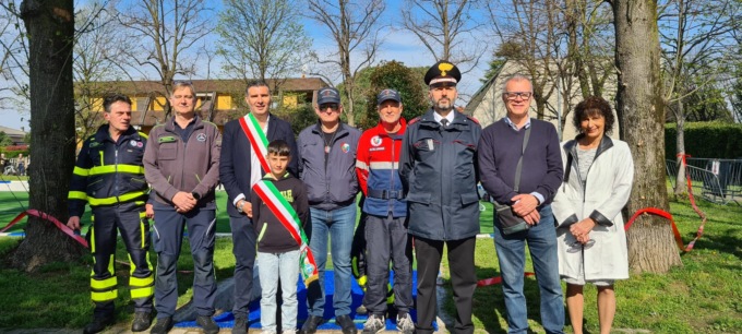 Taglio del nastro per il nuovo campo da calcio
