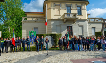 Tanti giovani in piazza per commemorare il 25 aprile a Ceriano