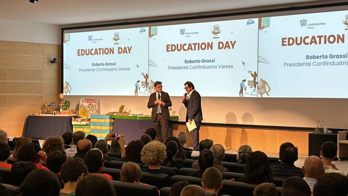 Confindustria Varese e imprese premiano i migliori studenti