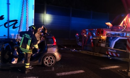 Schianto mortale contro un camion in A9, 24enne muore a Origgio