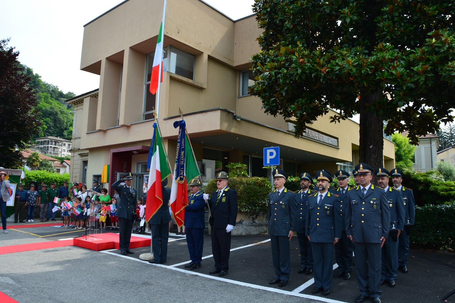 Cittiglio piazzale Fiamme Gialle