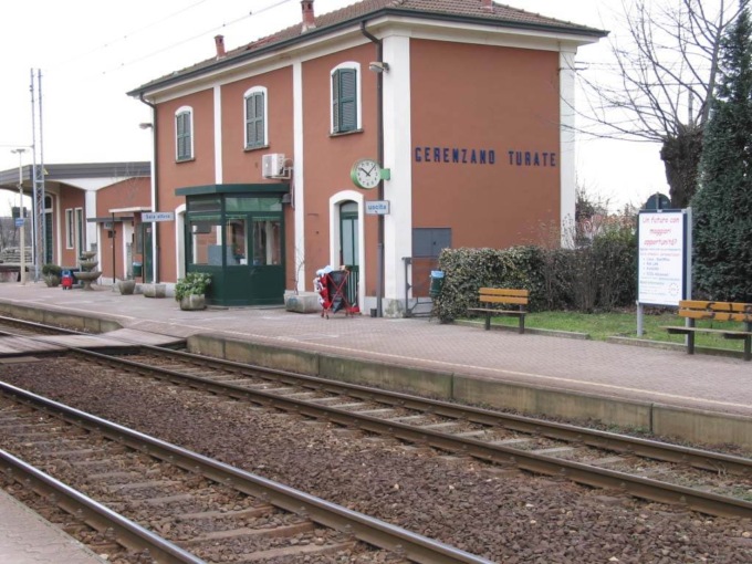 Gerenzano, senzatetto pestato in stazione sotto gli occhi dei pendolari