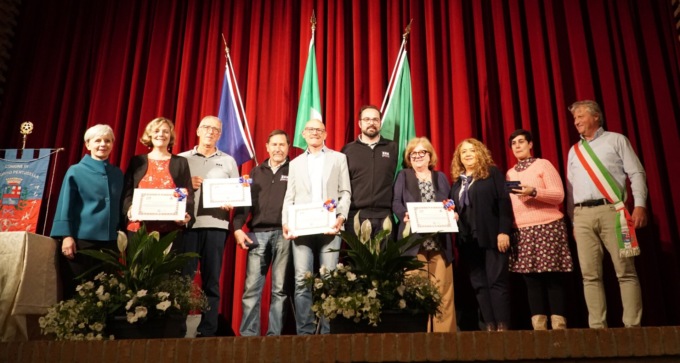 Caronno applaude i suoi benemeriti