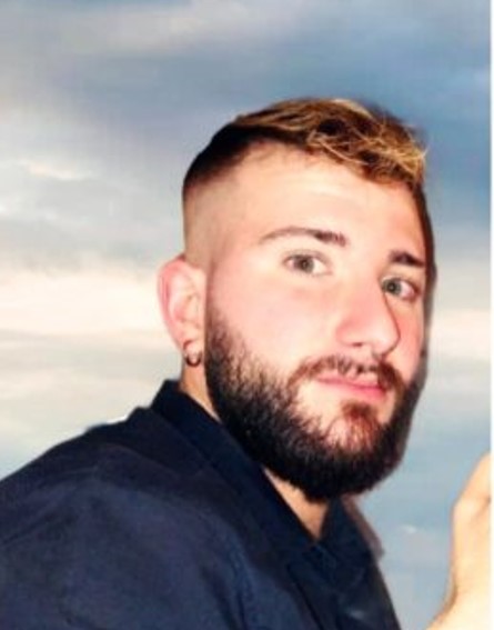 In tanti al funerale di Emanuele Barra, scomparso dopo un incidente