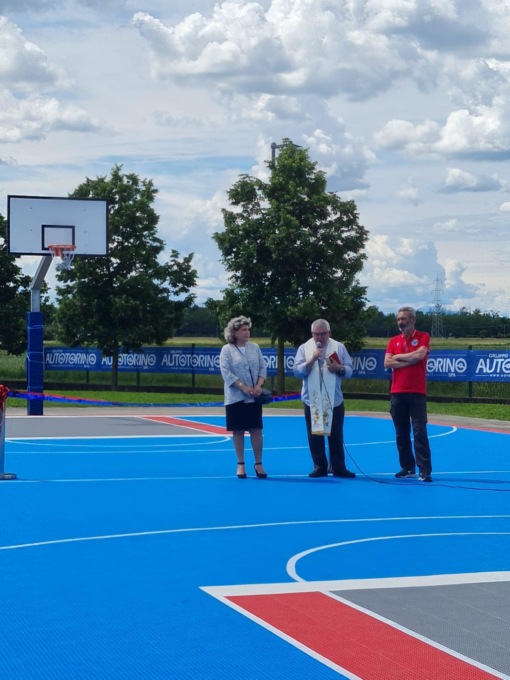 Inaugurato il nuovo campo da basket della Salus