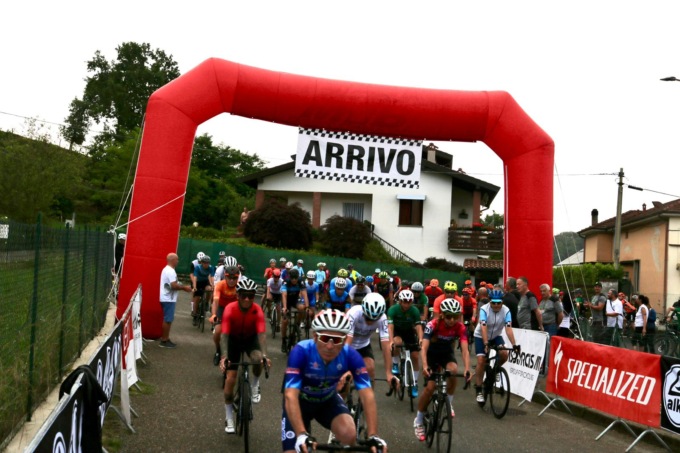 Più di 300 ciclisti alla Randonnée Arcisate per la ricerca sulla SLA