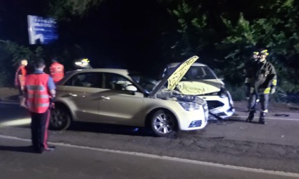 Scontro tra due auto, 24enne all'ospedale