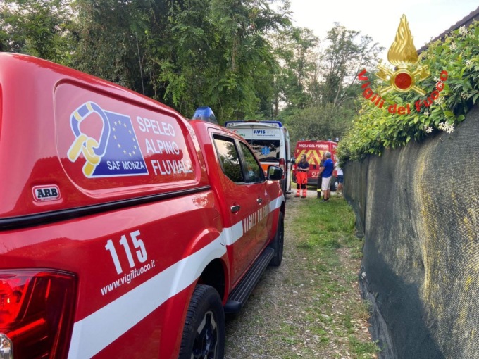 Cade in bici nel cuore del Parco delle Groane, lo salvano i pompieri