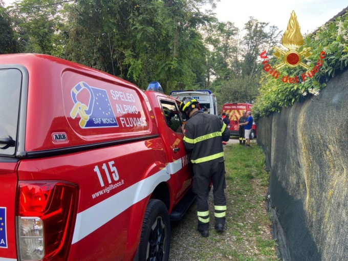 Cade in bici nel cuore del Parco delle Groane, lo salvano i pompieri