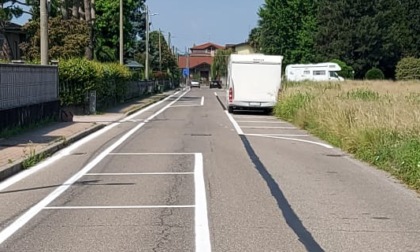 A Venegono, parcheggi a zig zag per rallentare le auto