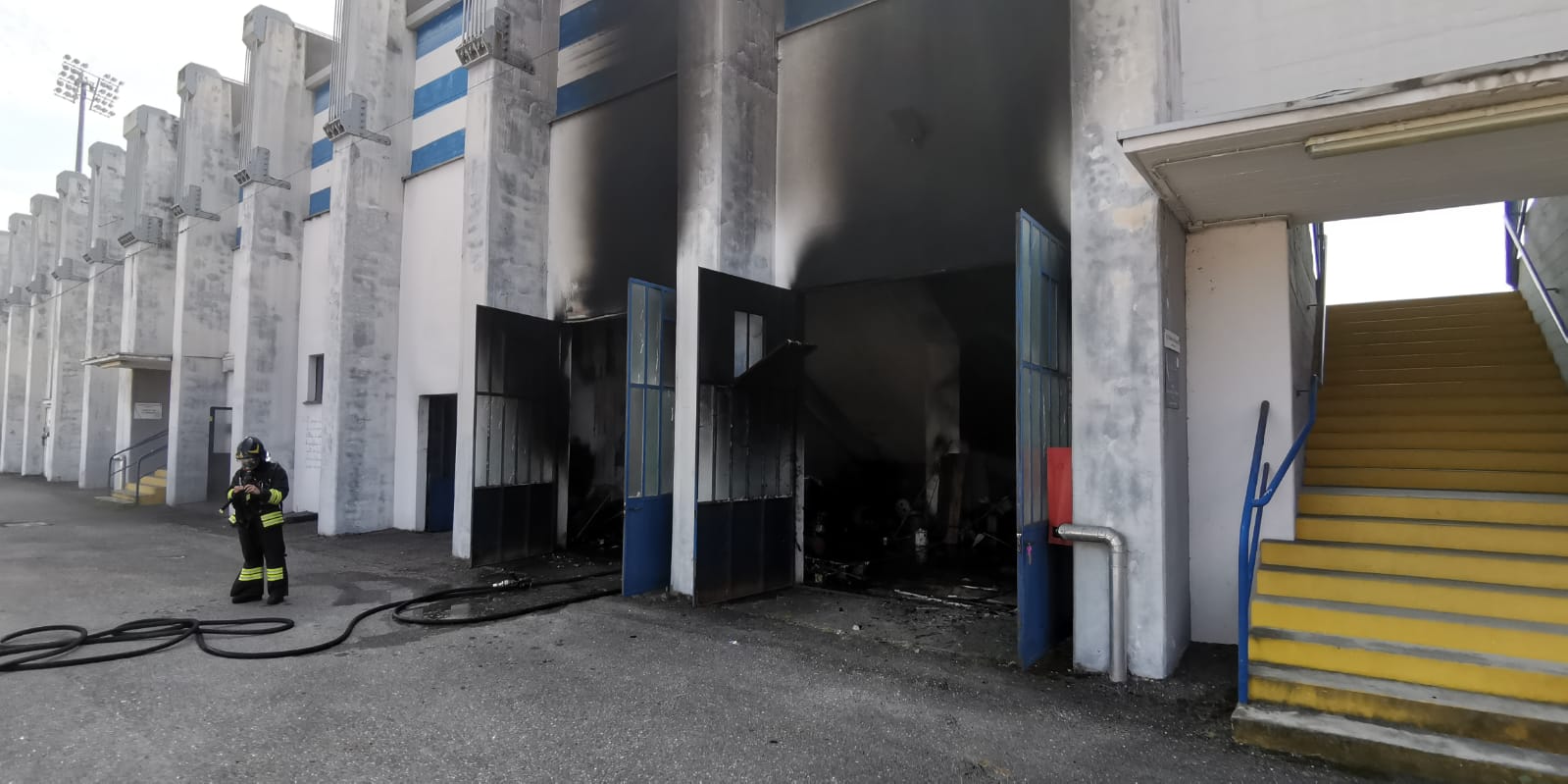 Incendio stadio Busto Arsizio