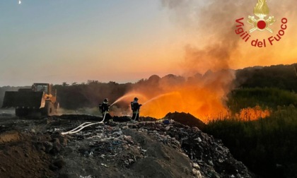 Va a fuoco la discarica