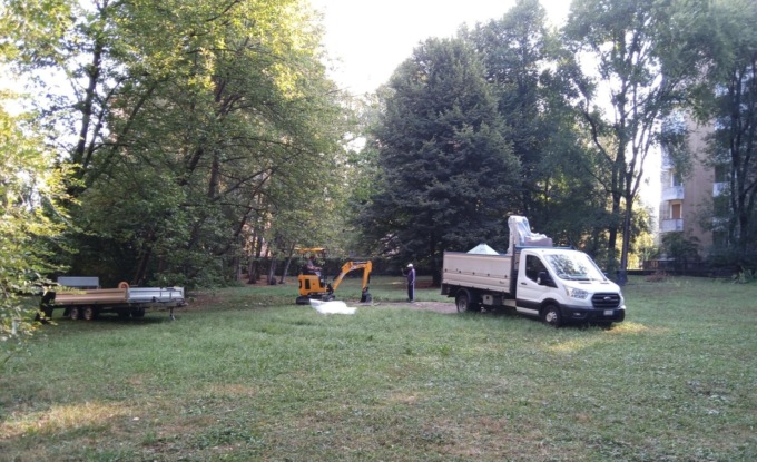 Iniziati i lavori per attrezzare l’area giochi del parco tra via Toti e Gobetti