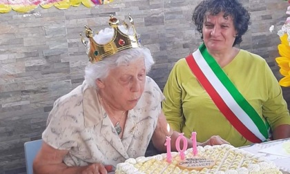 Festa a Castellanza per i 101 anni di Laura Raimondi