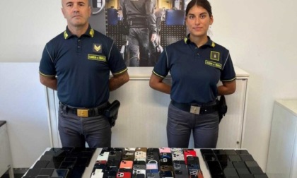 Preso alla frontiera con 121 cellulari rubati alla Street Parade di Zurigo