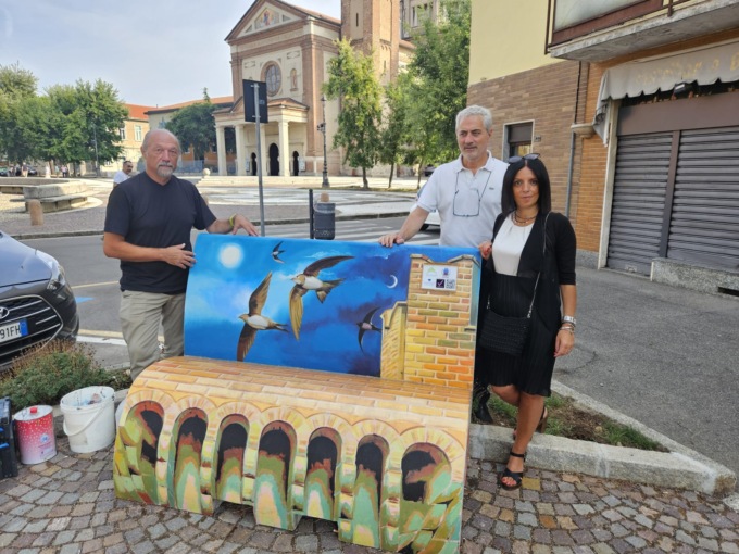 Panchina dei rondoni rimessa a nuovo