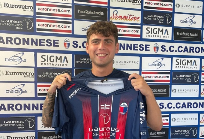 Niccolò Battistella per la fascia  della Caronnese