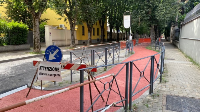 Asfalto nuovo per via Roma