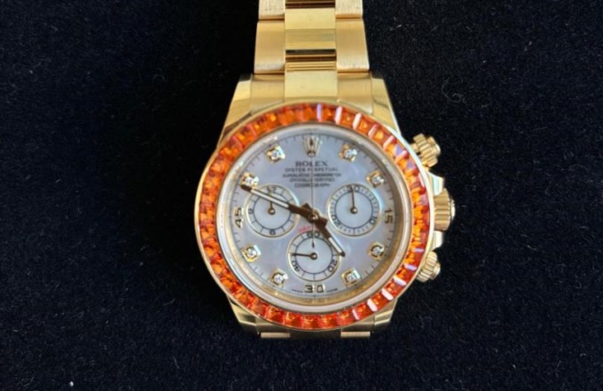 Nullatenente e disoccupato: fermato in dogana con un Rolex da 300mila euro