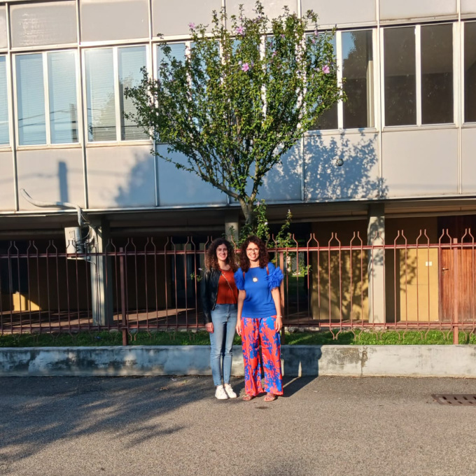 Sindaca e assessore in visita per il primo giorno di scuola alle medie