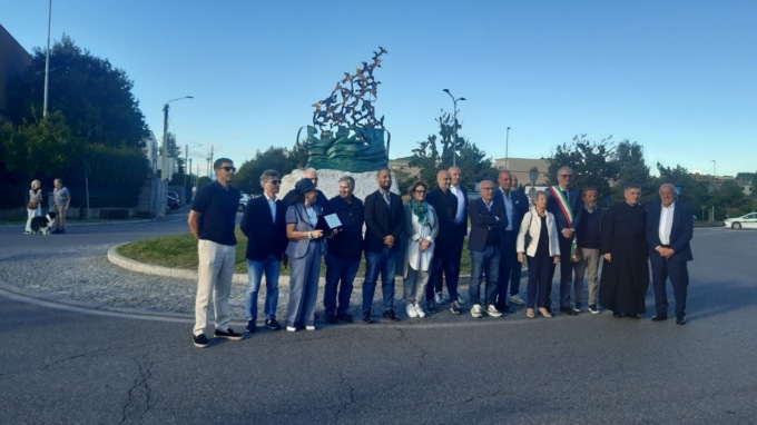 Inaugurato un nuovo monumento  il «Volo degli innocenti», un segno di speranza dopo il dolore