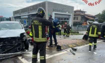 Incidente alla rotonda: intervento in codice rosso, soccorse tre persone