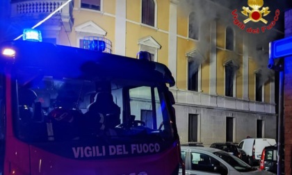 Incendio in un appartamento: persona disabile trasportata in codice rosso