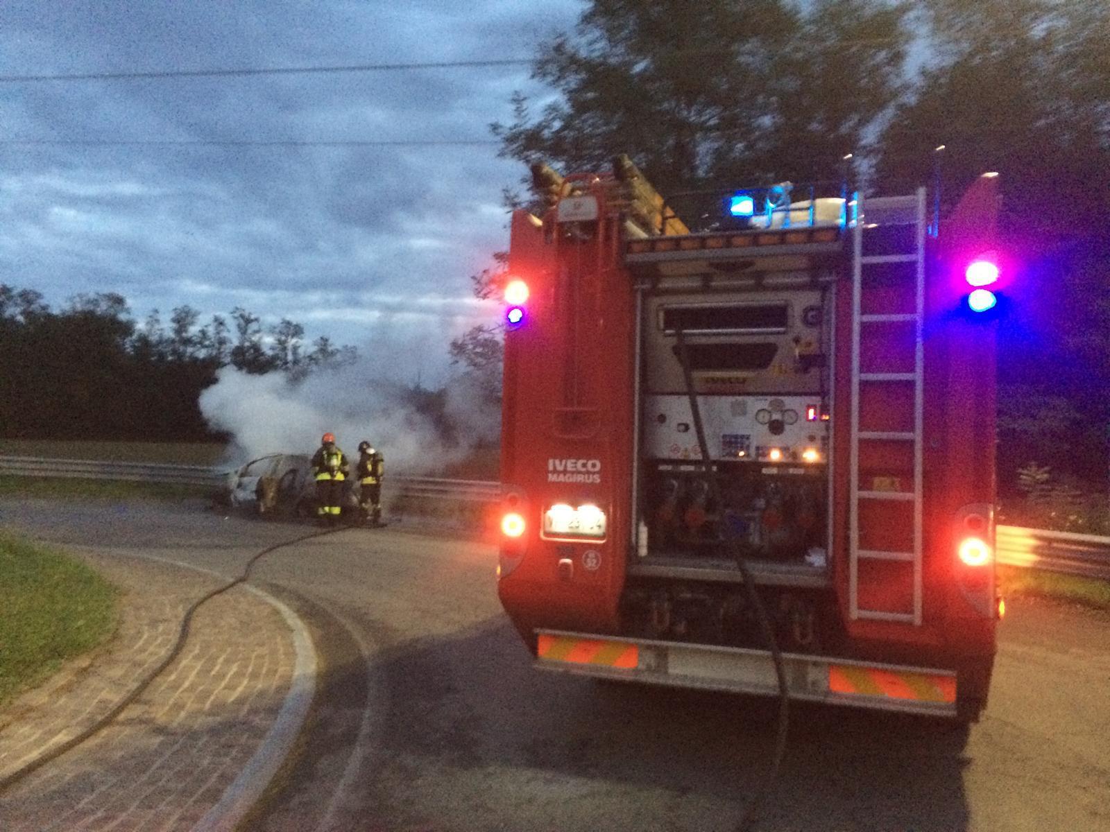 incendio auto Cairate