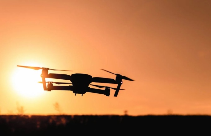 Pilotare un drone senza patentino: è possibile?