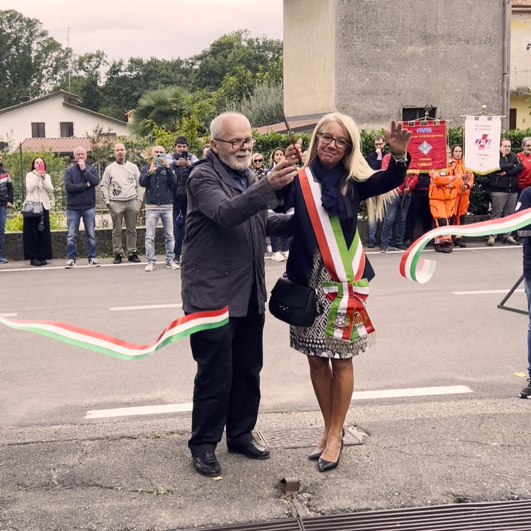 Associazione La verdi Musica Arte e Spettacolo taglio nastro sede carnago ok