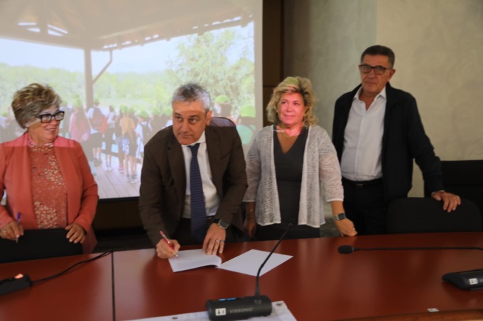 Firmata la nuova convenzione per la gestione del Parco dei Mughetti