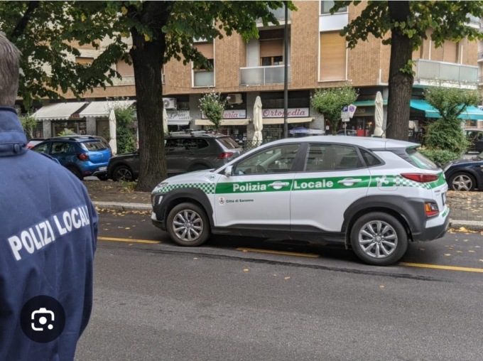Vigili aggrediti in strada a Saronno: la solidarietà del sindaco Airoldi