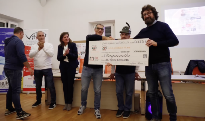 Da alpini e Compact team doppia donazione per Sulleali e AIL
