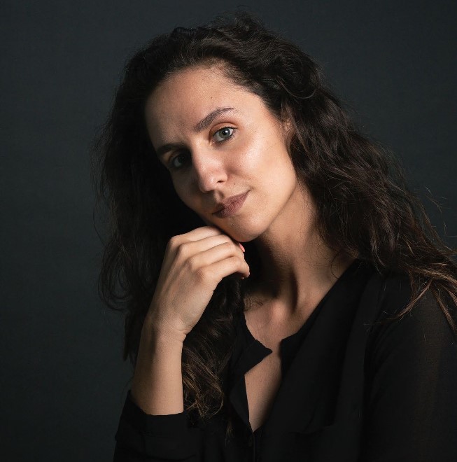 Francesca Picozzi, psicologa clinica saronnese, «racconta» le sfide degli adolescenti di oggi grazie ai social
