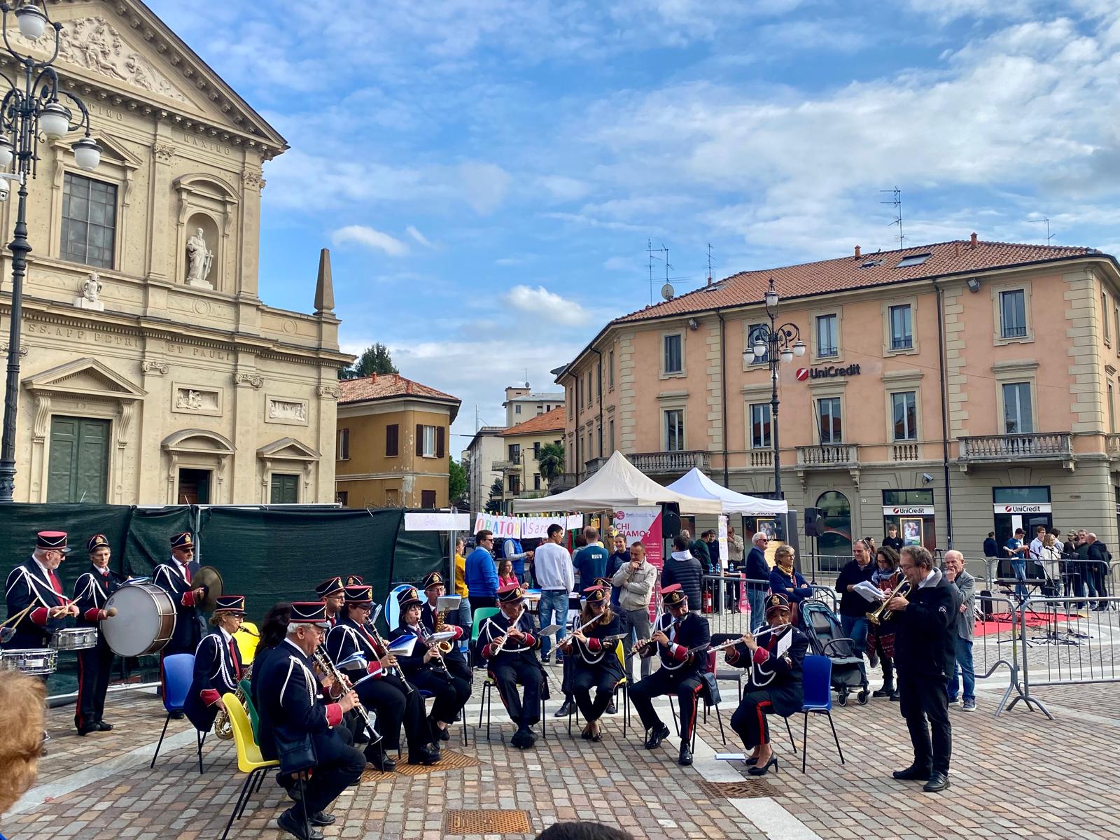 saronno manifestazione idee in piazza