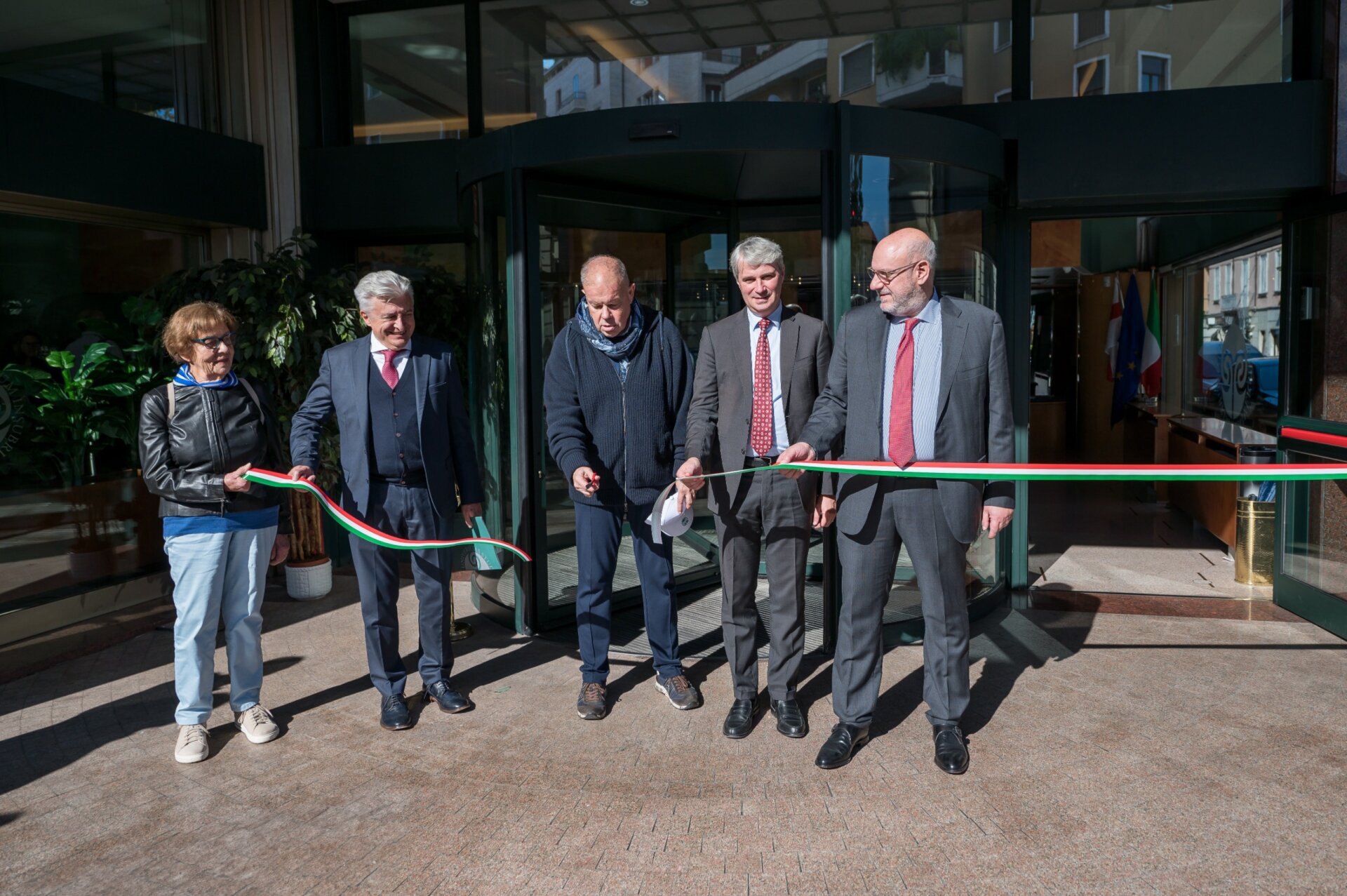 Taglio del nastro residenza studenti Insubria