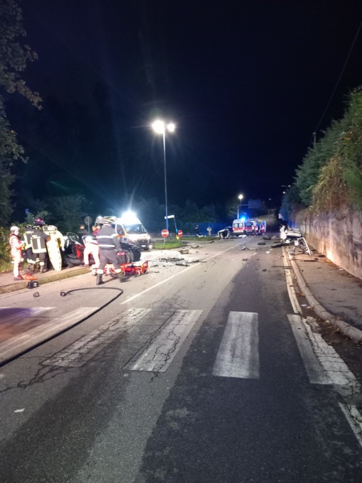 Schianto nella notte, ventenne in gravi condizioni