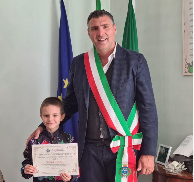 Riconoscimento comunale per il piccolo pilota