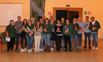 Il Bozzente festeggia la vittoria del palio