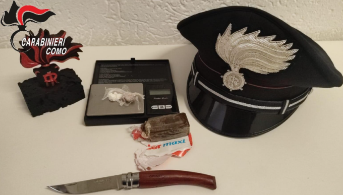 22enne a spasso con un coltello: denunciato dai Carabinieri