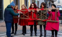 Stop alla violenza contro le donne: il flash mob a Gerenzano