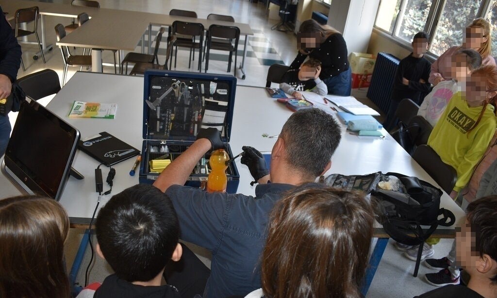 Comunicato Busto Arsizio - Intervento Scuola CENSORED AAGG (2)