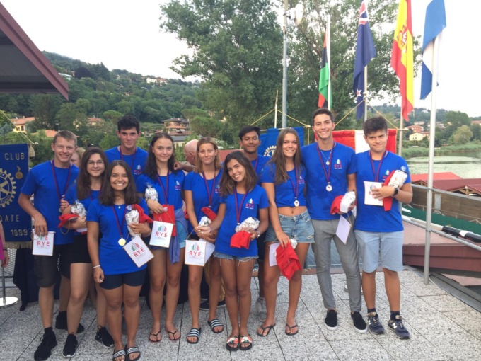 Un torneo di burraco per sostenere il progetto scambio giovani del Rotary
