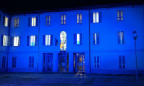 Il palazzo comunale di Ceriano si tinge di blu per i diritti dei bambini