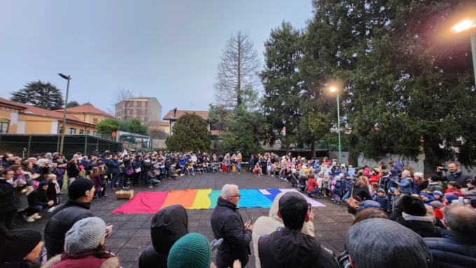 L’Asilo di Abbiate festeggia il Natale con una festa di pace e colori