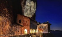 L'Eremo di Santa Caterina del Sasso si veste di luci per il Natale