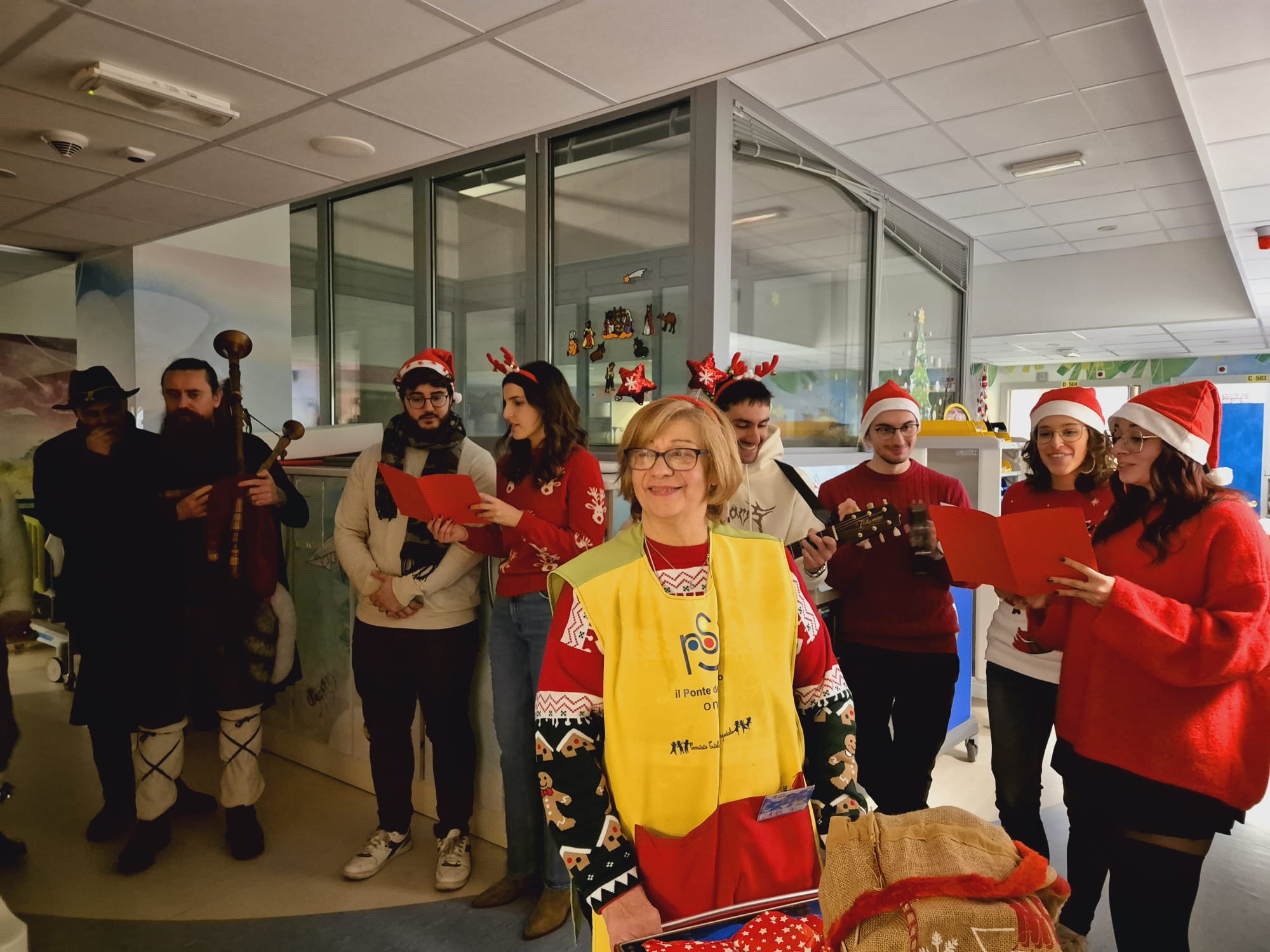 Ospedale Del Ponte iniziativa per Natale Ponte del Sorriso